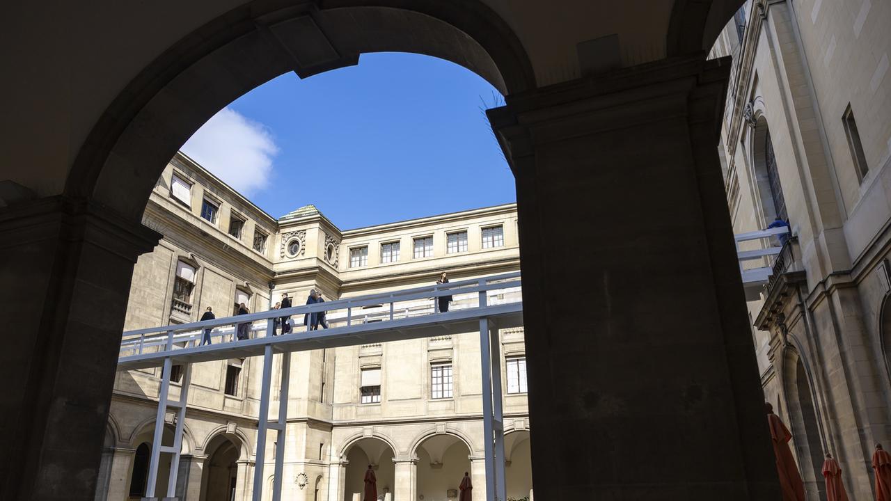 Une passerelle temporaire pour réfléchir au futur du Musée d'art et d'histoire de Genève. [KEYSTONE - SALVATORE DI NOLFI]