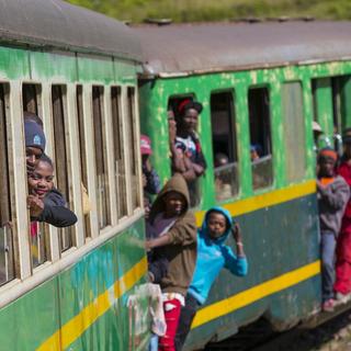 Madagascar, train en marche. [AFP - © Montico Lionel / Hemis.fr]