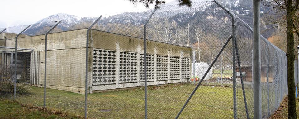 Trois adolescents mineurs ont été placés en détention par la police en Suisse romande pour avoir partagé des contenus de "djihadisme radical" sur les réseaux sociaux. [Keystone - Laurent Gillieron]