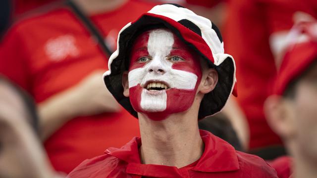 Un fan de l'équipe suisse de football. [Keystone - Peter Klaunzer]