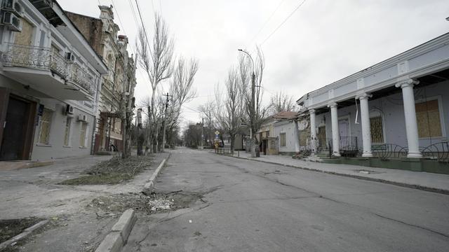 A Kherson, tous les bâtiments du centre-ville ont été touchés par bombes. [RTS - Maurine Mercier]