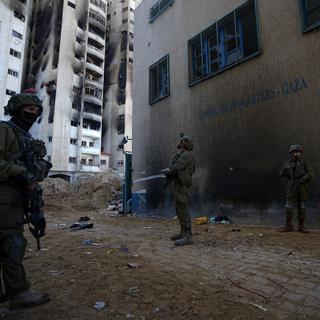 L'armée israélienne déclare que l'UNRWA aurait "collaboré avec le Hamas" à cause de la découverte d'une salle souterraine "avec des serveurs informatiques" près du bâtiment de l'agence à Gaza. [Keystone/AP Photo - Ariel Schalit]