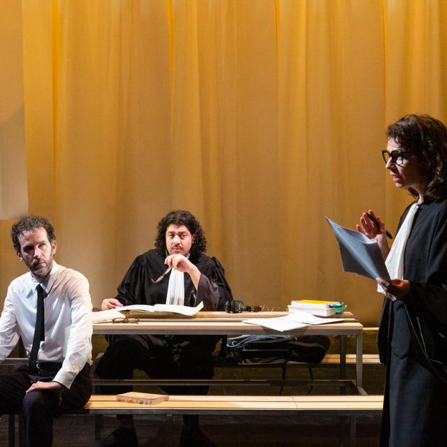 David Gobet, Alain Borek et Mélanie Foulon dans "Toute intention de nuire" d'Adrien Barazzone. [Théâtre Saint-Gervais - Dorothée Thébert Filliger]