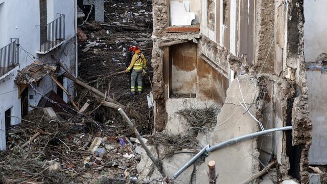 Le bilan des "inondations du siècle" en Espagne s'alourdit à 140 morts. [AFP - OSCAR DEL POZO]