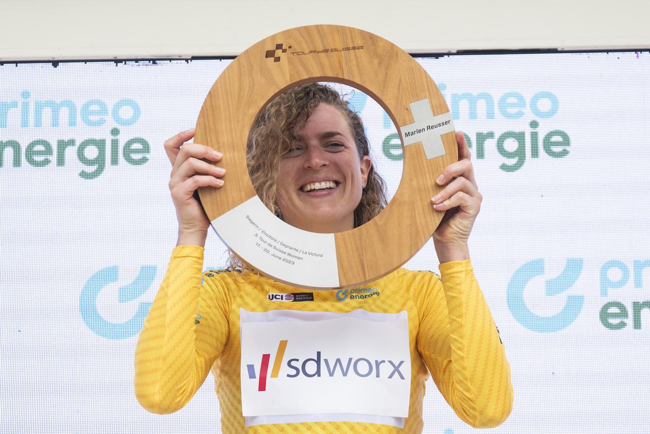 Marlen Reusser s'était imposée sur le Tour de Suisse 2023, mais elle manquera l'édition 2024. [KEYSTONE - GIAN EHRENZELLER]