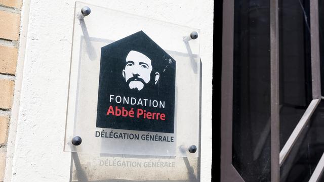 La fondation Abbé Pierre a entrepris des démarches pour changer de nom, après des nouvelles accusations d'agressions sexuelles sur leur fondateur. [EPA/KEYSTONE - TERESA SUAREZ]