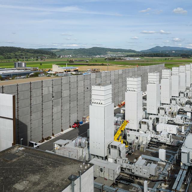 Le site de la centrale de réserve temporaire sur le site de General Electric à Birr en Argovie. [Keystone - Michael Buholzer]