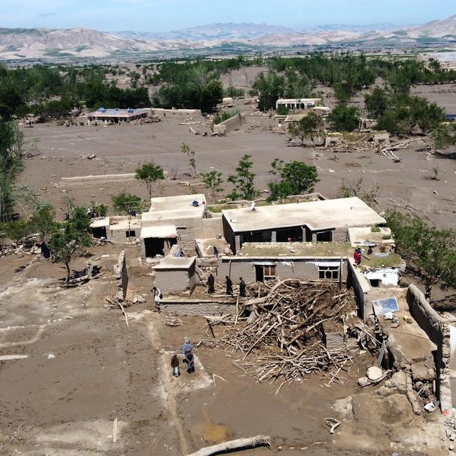 Une maison détruite par les crues à Borka, en Afghanistan. [KEYSTONE - EPA/SAMIULLAH POPAL]
