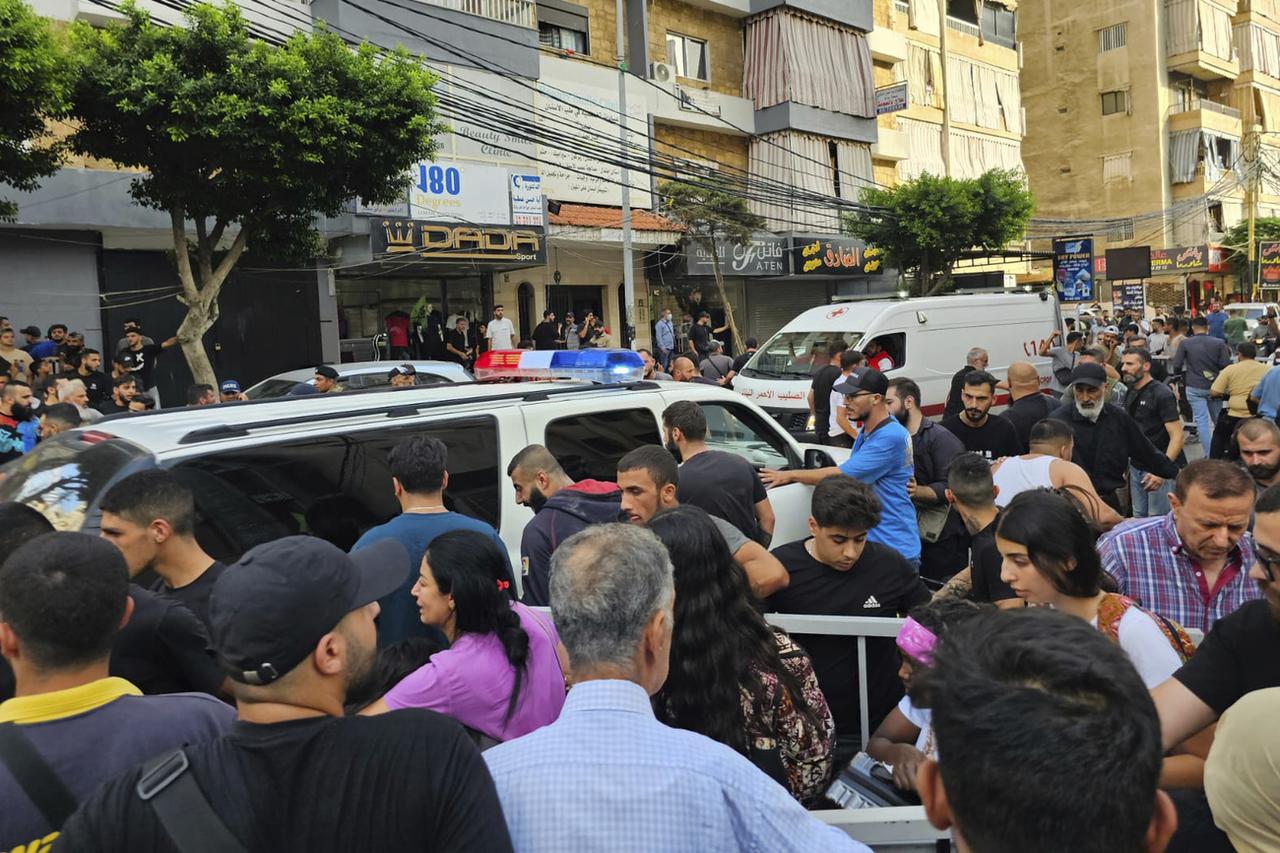 Une frappe israélienne a visé la banlieue sud de Beyrouth, bastion du Hezbollah. [Keystone - Hassan Ammar - AP Photo]