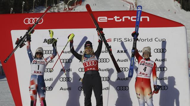 Le podium du slalom féminin de ski de Are en Suède. [Keystone/AP Photo - Alessandro Trovati]