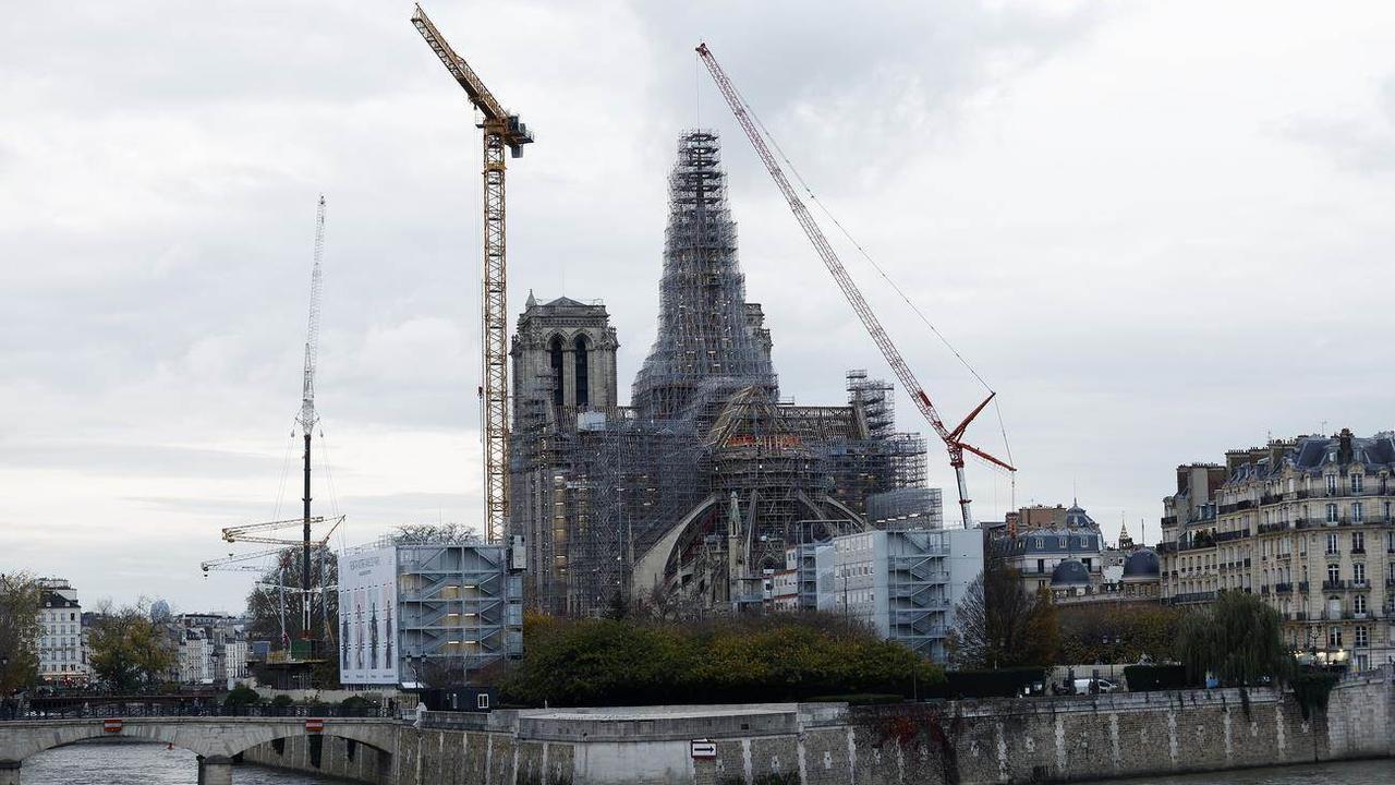 La cathédrale Notre-Dame de Paris accueillera de nouveau "le monde entier" à partir du 8 décembre. [Keystone]