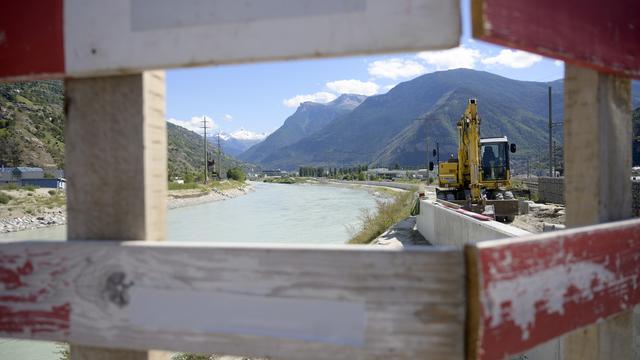 Jugée "disproportionnée", la 3e correction du Rhône sera révisée. [KEYSTONE - LEANDRE DUGGAN]