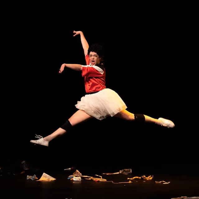 Une image du spectacle "Crâmée" au Théâtre de lʹEtincelle à Genève. [Tacky Productions - Aline Zandola]