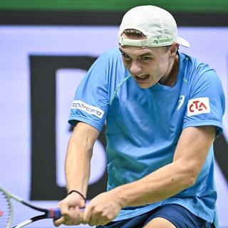 Dominic Stricker dans ses oeuvres, au tournoi ATP de Stockholm. Le 18 octobre 2024. [TT News Agency via AP / Keystone - Henrik Montgomer]