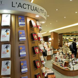 Une photo montre l'intérieur de la librairie Payot à Lausanne. [keystone - Jean-Christophe Bott]