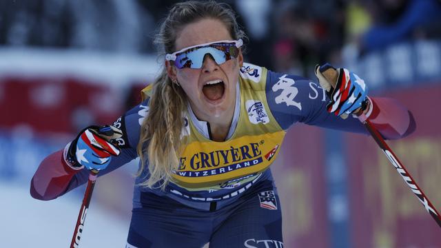 Jessie Diggins a pu célébrer sa 2e victoire finale dans le Tour de ski. [Alessandro Trovati]