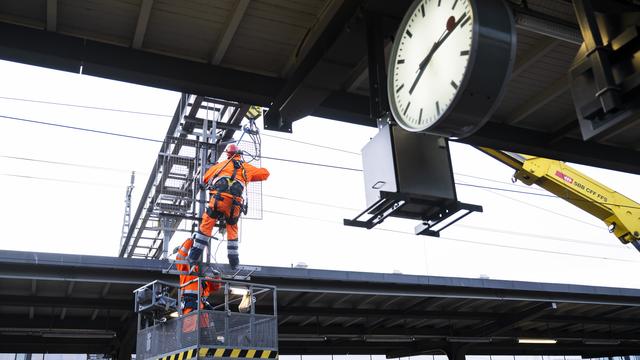 Le développement du rail coûtera 14 milliards de plus, selon la Confédération. [KEYSTONE - MARTIAL TREZZINI]