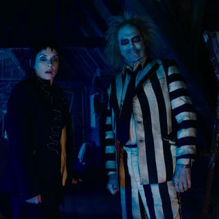 Winona Ryder et Michael Keaton dans Beetlejuice Beetlejuice (2024) [Warner Bros.]