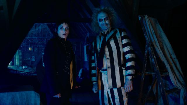 Winona Ryder et Michael Keaton dans Beetlejuice Beetlejuice (2024) [Warner Bros.]