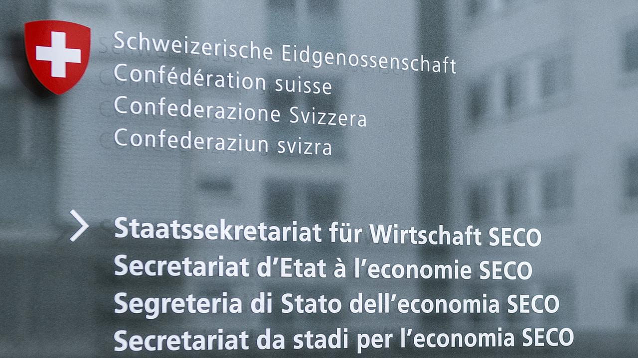 Le Seco collabore avec les sociétés suisses pour éviter que composants et pièces profitent à l'armement russe. [Keystone - Peter Schneider]