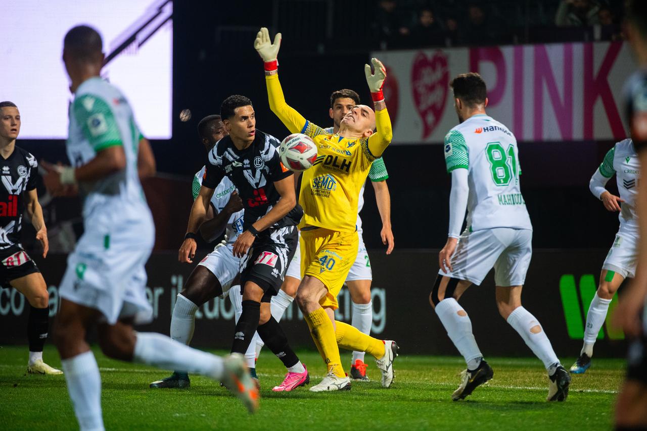 Paul Bernardoni montre match après match que les dirigeants d'Yverdon ont eu fin nez de compter sur lui. [Keystone - Samuel Golay]