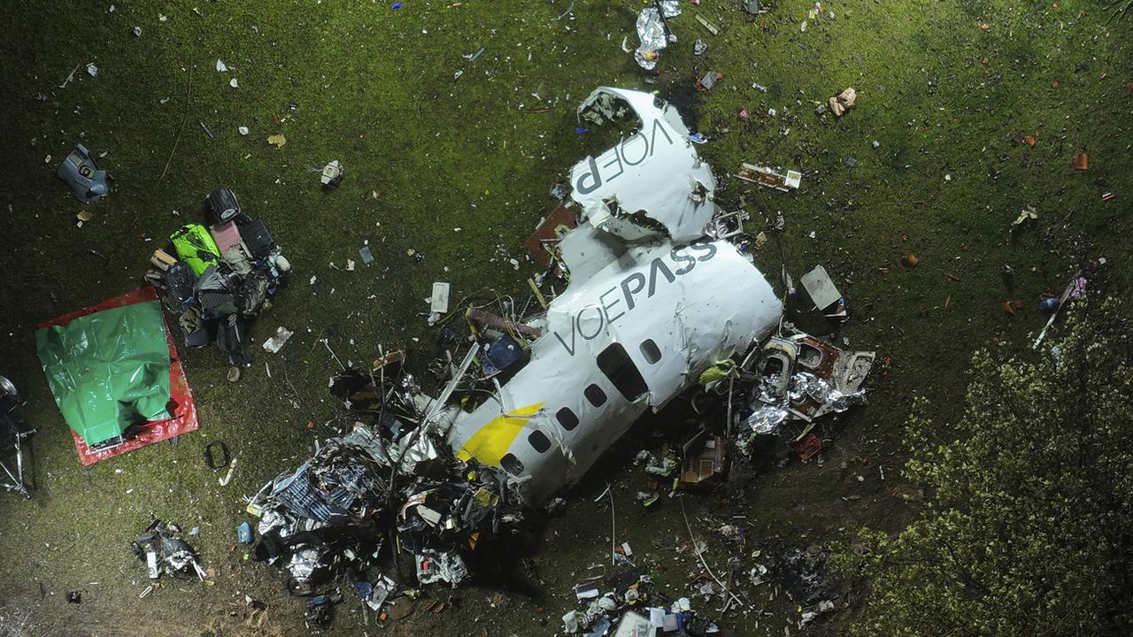 Problème de dégivrage dans le crash d'un avion avec 61 personnes à bord au Brésil. [Keystone - Andre Penner]