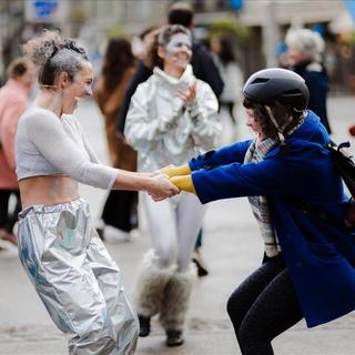 Une représentation du collectif Cosmix Dance lors de la Fête de la Danse à Fribourg. [Fête de la Danse]