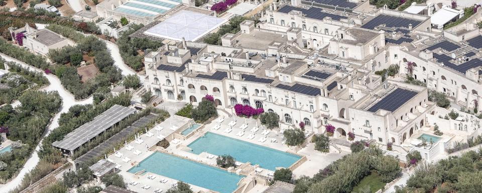 Une vue aérienne du Borgo Egnazia Resort, entre Brindisi et Bari, qui accueille le sommet du G7. [Keystone - EPA/Giuseppe Lami]