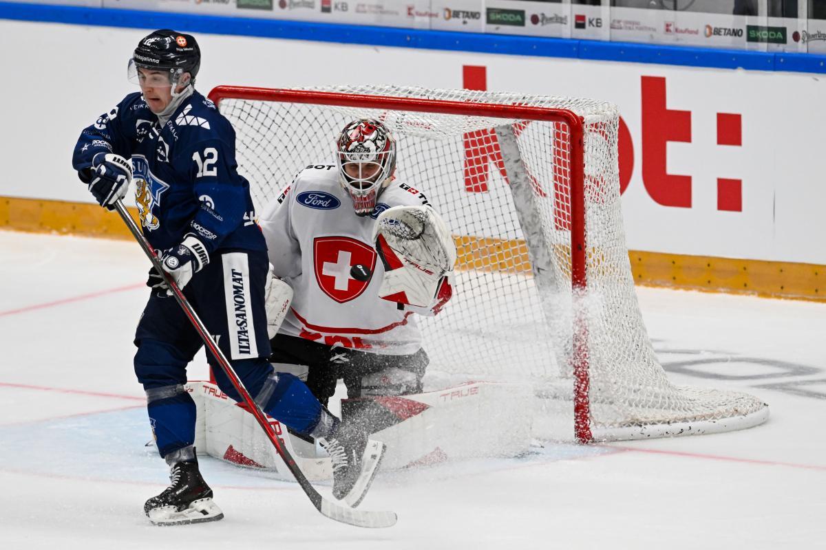 Doté d'un gabarit impressionnant, Akira Schmid est difficile à battre pour les attaquants adverses. [freshfocus - Vaclav Salek/freshfocus]