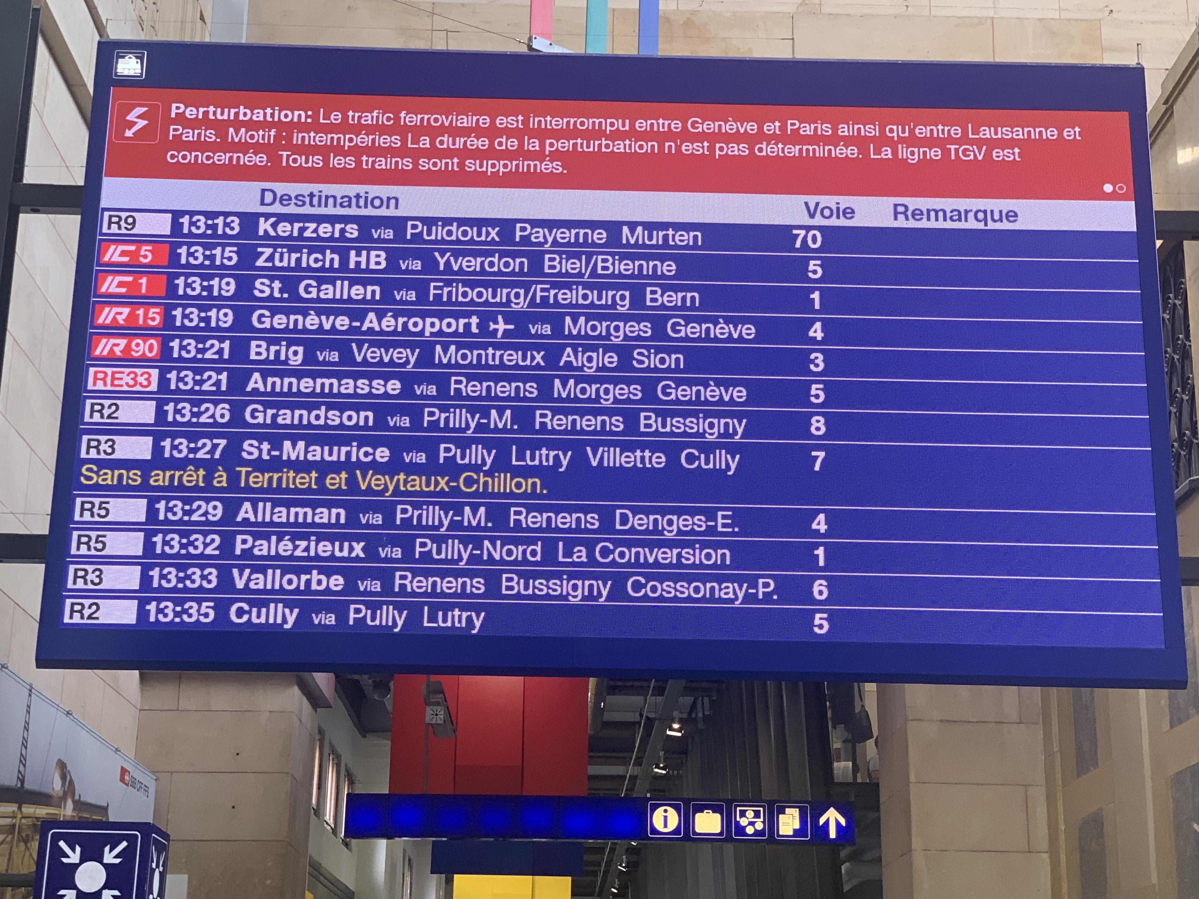 Le tableau d'affichage de la gare de Lausanne. [RTS - Nicolas Roulin]