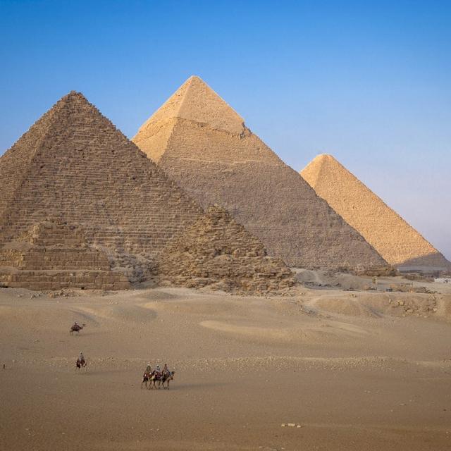 Pyramides de Kheops. [AFP - © Jacques Sierpinski / Aurimages]