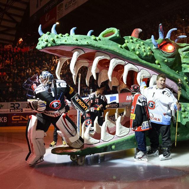 La patinoire du HC Fribourg-Gottéron joue à guichet fermé depuis le début de la saison. [Keystone - Jean-Christophe Bott]