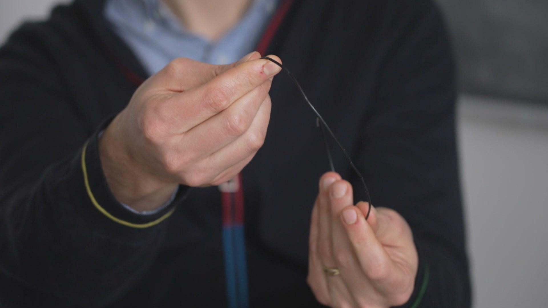 L'équipe de Jeremy Luterbacher a produit un nylon en cellulose, imaginé pour de futurs filets de pêche [RTS/Temps Présent - Jean-Marc Chevillard]
