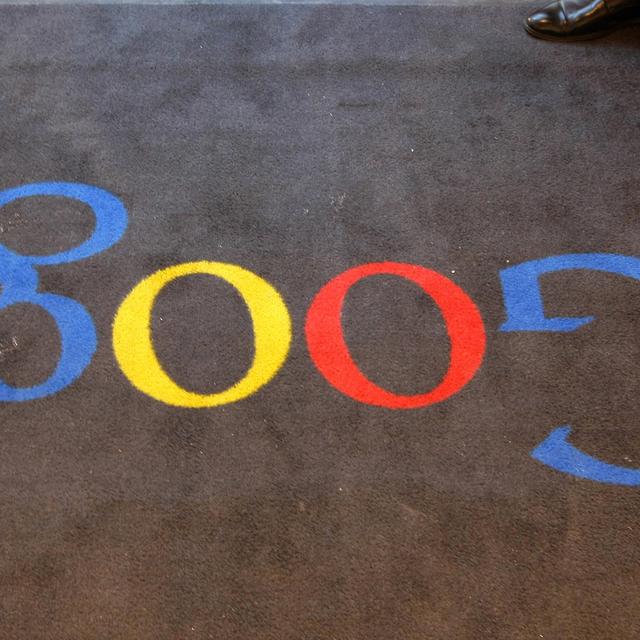 Le monopole Google pourrait être divisés en plusieurs entreprises par la justice américaine. [Keystone/AP Photo - Jacques Brinon]