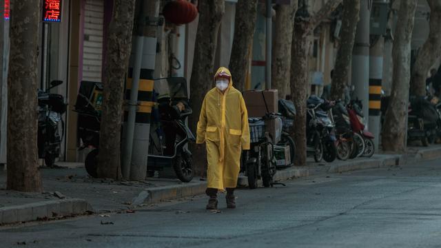 L'anniversaire symbolique des 5 ans du covid en Chine. [Keystone - EPA/Alex Plavevski]