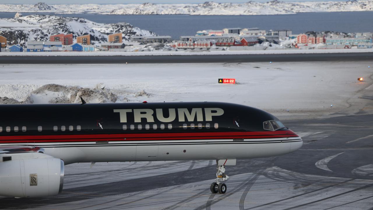 Un avion transportant Donald Trump Jr. arrive à l'aéroport de Nuuk, au Groenland, le 07 janvier 2025. [Keystone - EPA/EMIL STACH]