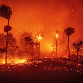 Les assurances ne prendront pas en charge une partie des dégâts causés par les incendies qui ont ravagé la Californie. [Keystone/AP Photo - Ethan Swope]