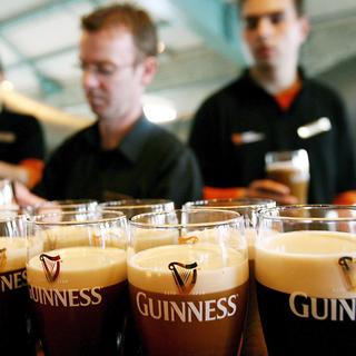 Victime d'une pénurie de Guinness, les débits de boisson de Grande-Bretagne doivent trouver des solutions. (Image d'illustration). [EPA / Keystone - Andy Rain]