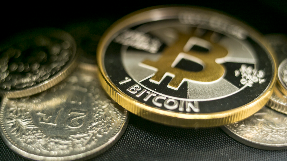 Le bitcoin poursuit sa chute, s'approchant des 90'000 dollars. [keystone]