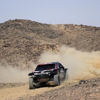 Le Dakar s'est élancé pour sa 49ème édition dans le désert de l'Arabie Saoudite. [AP Photo / Keystone - Christophe Ena]