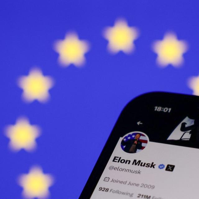 En Europe, le ton monte contre le milliardaire et propriétaire de X Elon Musk. [NurPhoto via AFP - Jakub Porzycki]