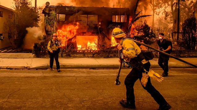 Los Angeles en proie aux flammes [AFP - JOSH EDELSON]