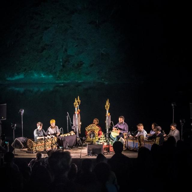 Wassim Halal et du Gamelan Puspawarna. [© Jean-Luc Clercq-Roques]