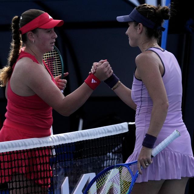 Belinda Bencic a battu Jelena Ostapenks, lauréate de Roland-Garros en 2017, et se hisse au second tour. [Vincent Thian - AP Photo]