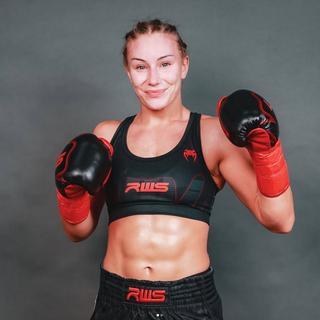 Zoé Neuschwander: triple championne de Suisse de kickboxing. [instagram.com/zoenswd/]