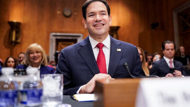 Le sénateur américain Marco Rubio, candidat du président élu Donald Trump au poste de secrétaire d'État, le jour où il témoigne lors d'une audience de confirmation de la commission sénatoriale des relations étrangères à Capitol Hill, à Washington, le 15 janvier 2025. [REUTERS - Nathan Howard]