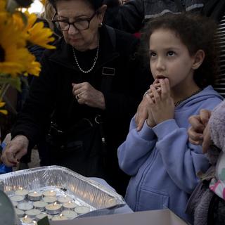 A quelques heures de l’entrée en vigueur du cessez-le-feu, la population israélienne retient son souffle. Le 17 janvier 2025 à Tel Aviv, en Israël. [AP Photo - Maya Alleruzzo]