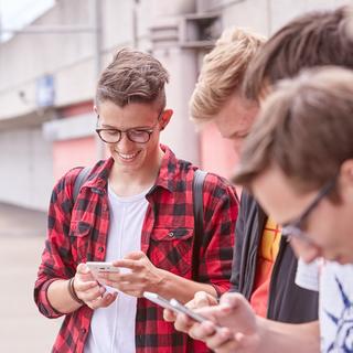 Adolescents à Zurich (image d'illustration). [Keystone - Christof Schuerpf]