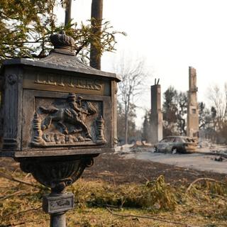 Une vue du quartier d'Altadena à Los Angeles, détruit par un incendie. [AP Photo - Chris Pizzello]