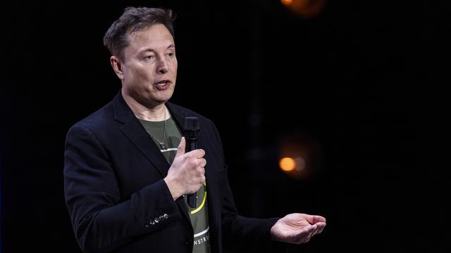 Déjà propriétaire du réseau social X, Elon Musk est en discussion pour racheter les activités américaines de TikTok. [KEYSTONE - SEAN SIMMERS]